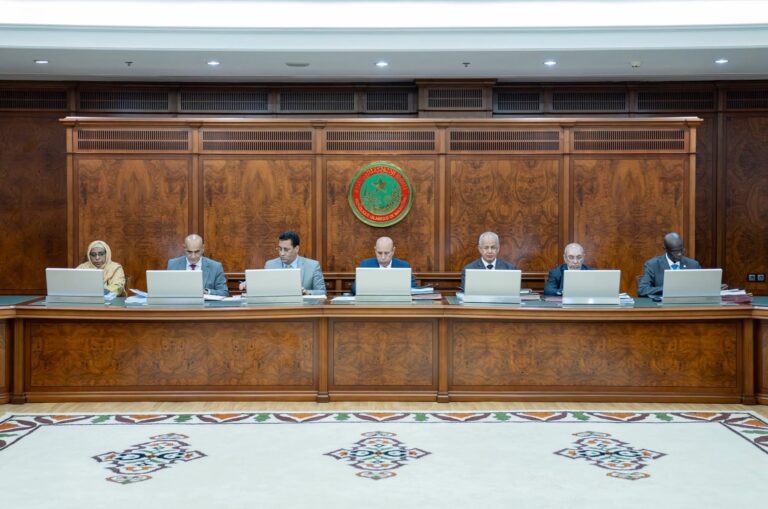 مجلس الوزراء يصادق على تعيين 4 أمناء عامين لعدد من الوزارات