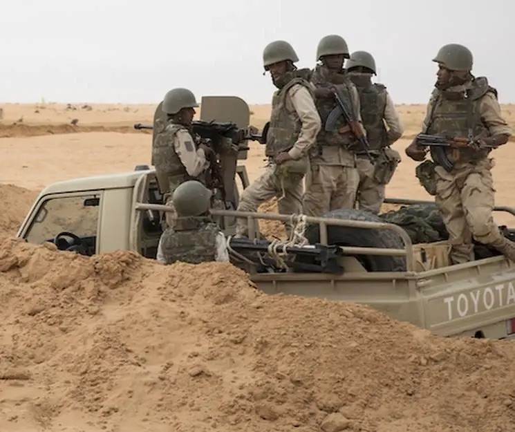 ولد الغزواني يتفقد جاهزية الوحدات العسكرية المرابطة على الحدود مع مالي