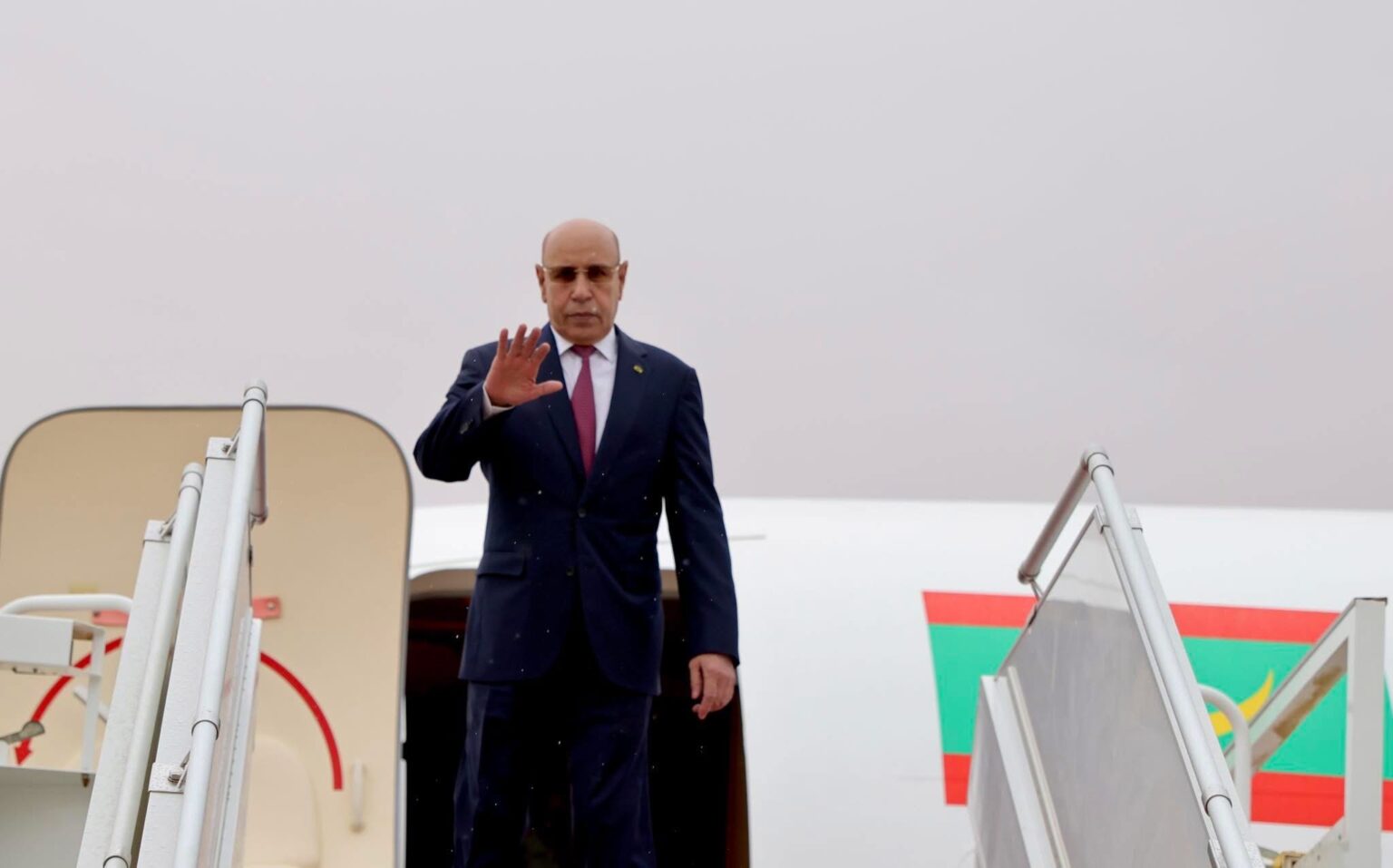 ولد الغزواني يتوجه إلى لواندا للمشاركة في قمة الاتحاد الإفريقي والاتحاد الأوروبي