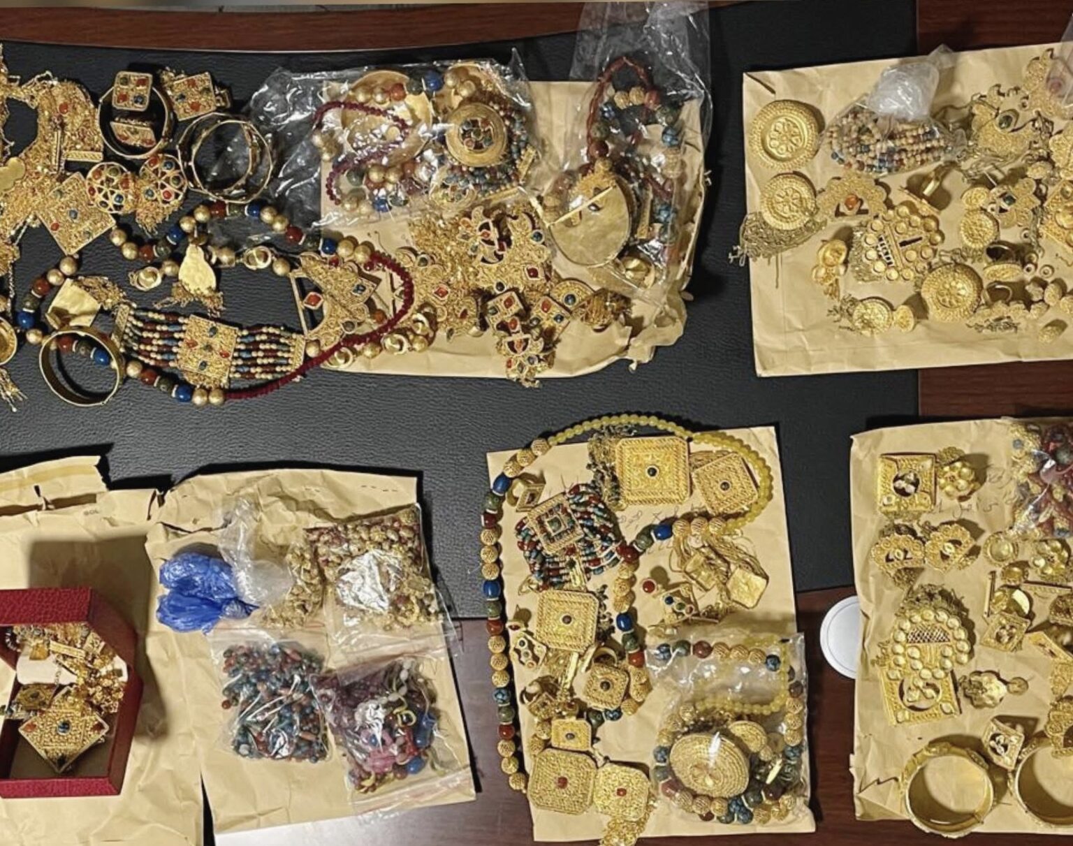 موريتانيا: تفكيك شبكة احتيال استهدفت محلات مجوهرات في نواكشوط