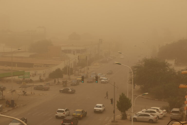 موريتانيا: الأرصاد الجوية تحذر من موجة غبار كثيفة وتدعو إلى الحذر على الطرق