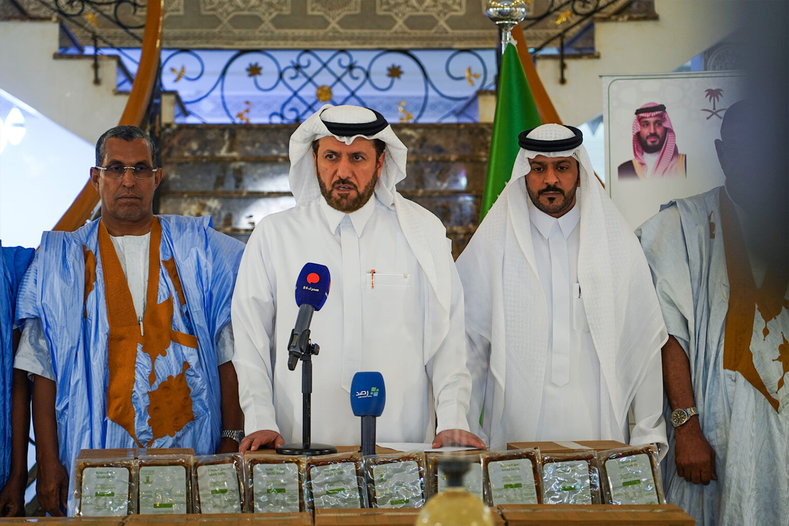 نواكشوط: توزيع عشرات الأطنان من التمور ضمن برنامج سعودي لإفطار الصائمين في موريتانيا