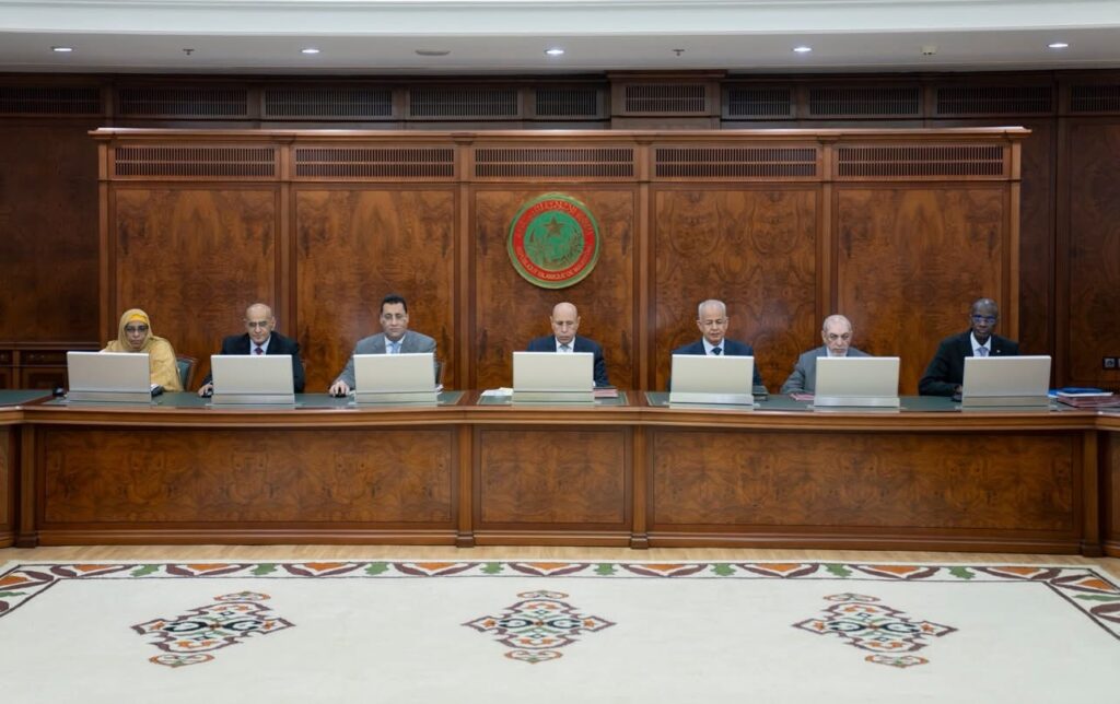 الحكومة تصادق على تعديلات في الأنظمة الأساسية للجيش والشرطة والجمارك